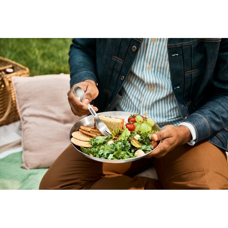 black-blum-stainless-steel-plate-and-spork-picnic.jpg
