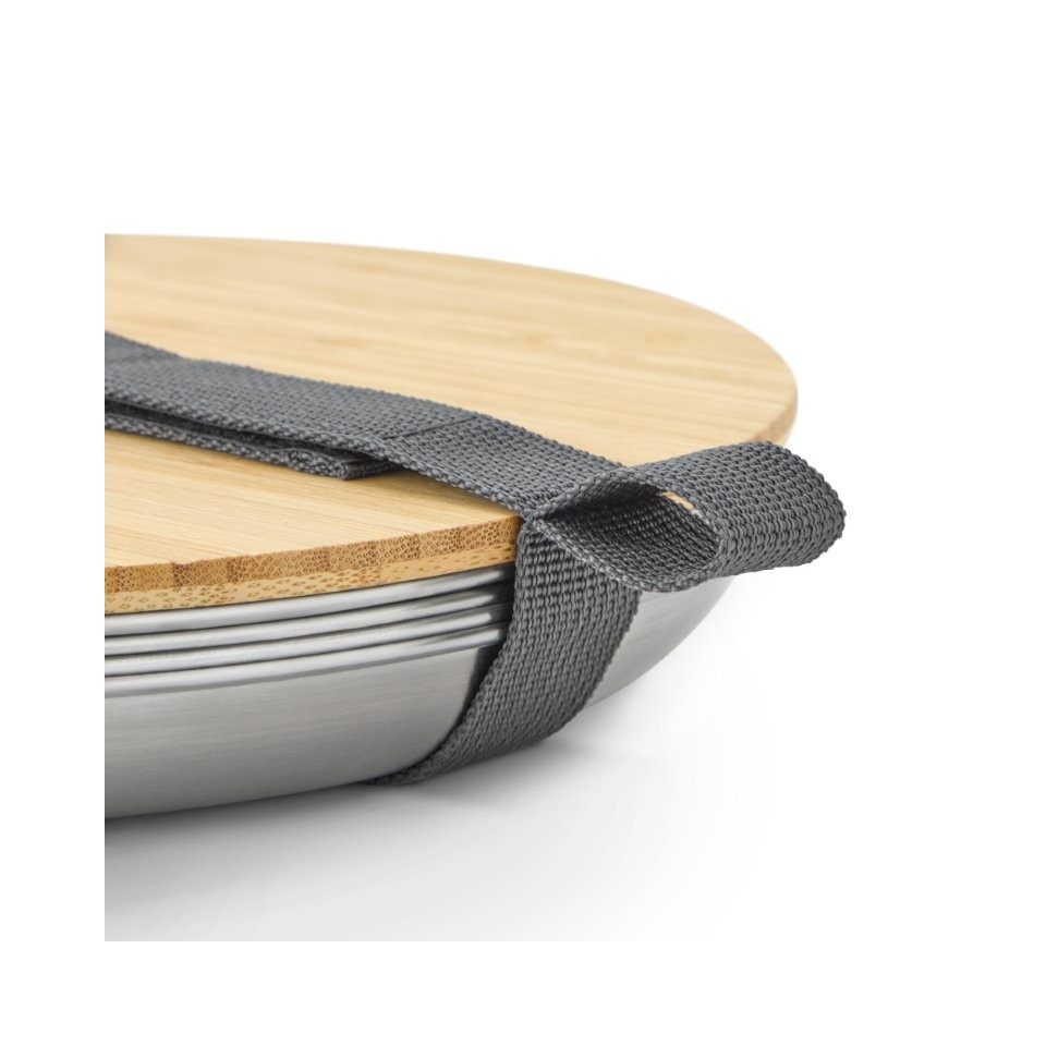 black-blum-stainless-steel-plate-set-carry-handle-close-up.jpg