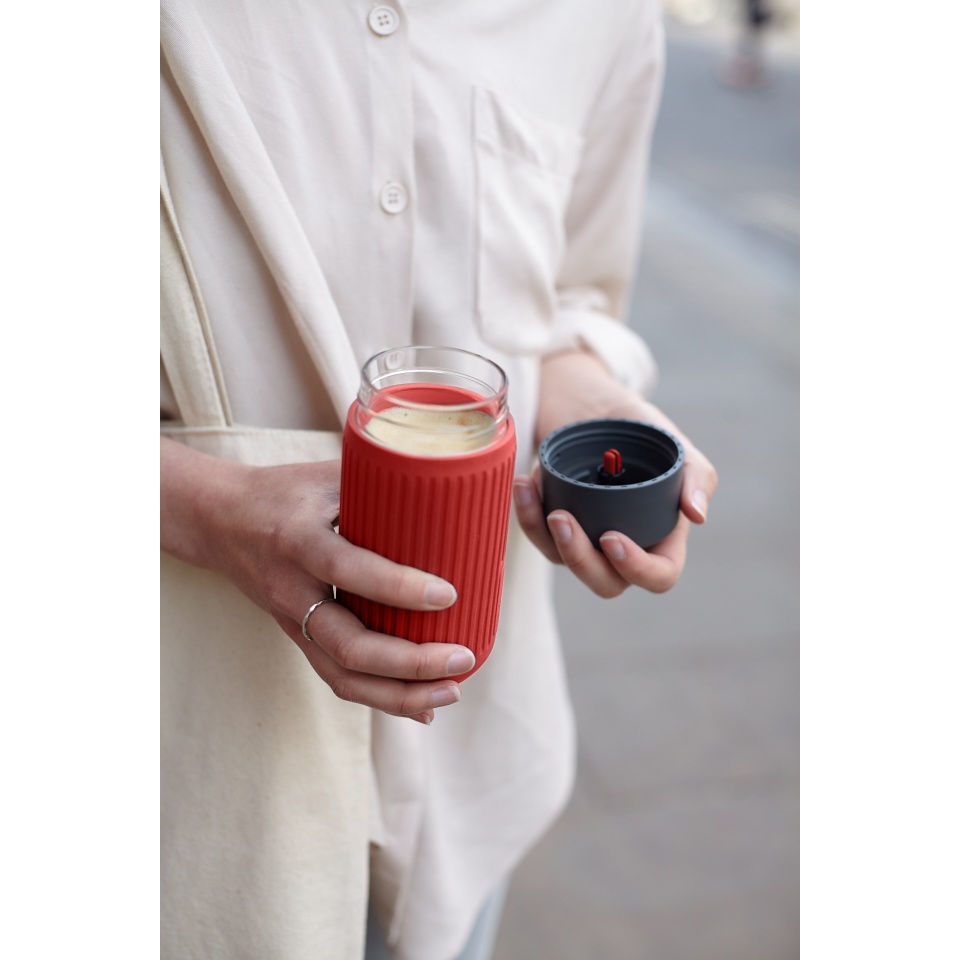 black-blum-glass-travel-cup-outside-open-with-coffee-coral.jpg