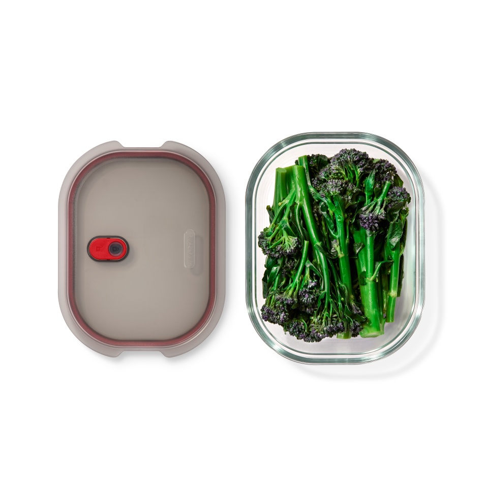 black-blum-glass-multi-function-1200ml-box-open-top-view-with-brocolli.jpg